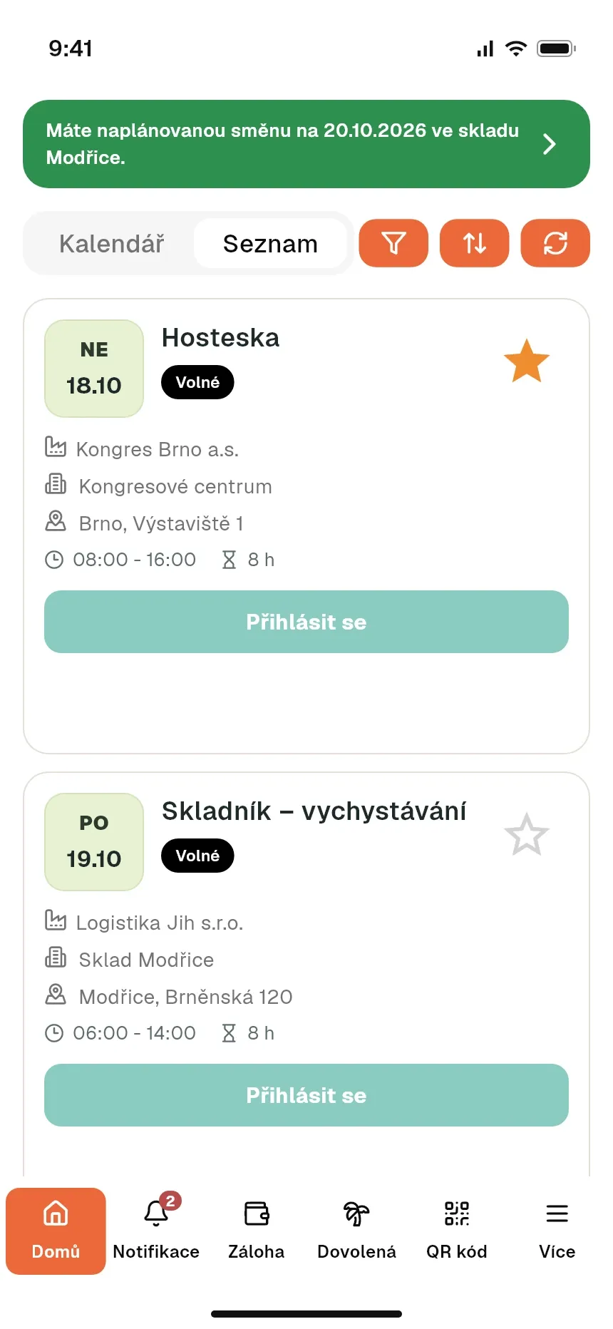 Volné směny v mobilní aplikaci pracovníka s tlačítkem Přihlásit se
